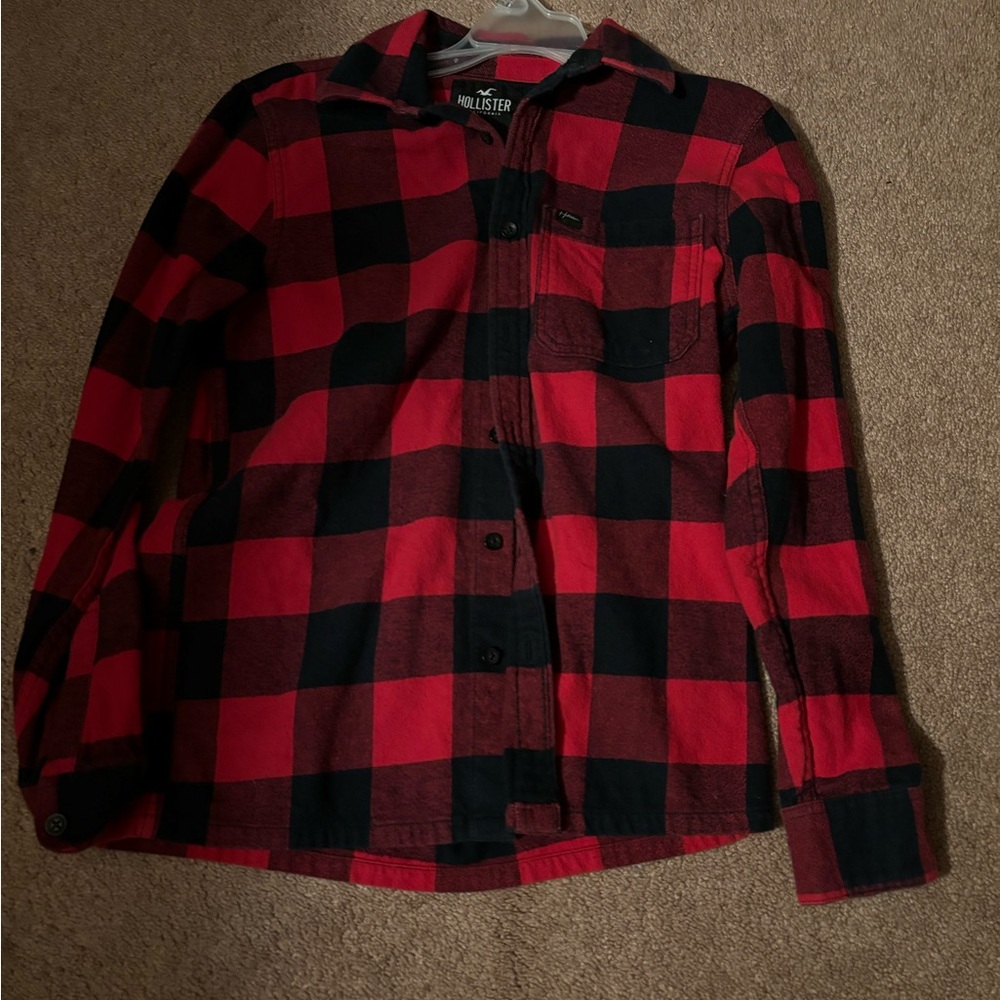 Hollisterr black and redd flannel